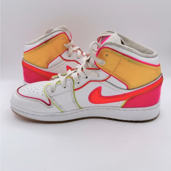 Nike Air Jordan 'Edge Glow' women’s size 7 - Picture 8 of 11